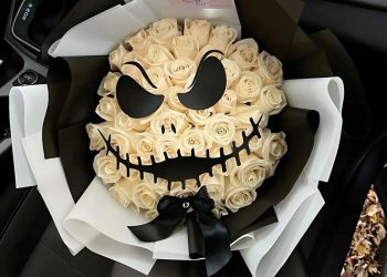 Spooky Bouquets to Haunt Your Halloween Celebrations