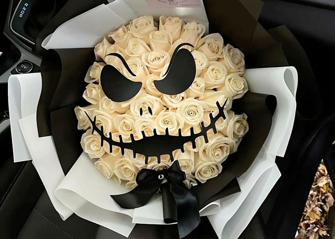 21 Spooky Bouquets to Haunt Your Halloween Celebrations