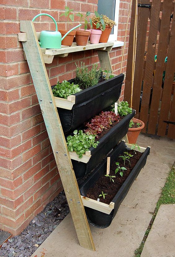 Vertical Ladder Raised Garden Bed