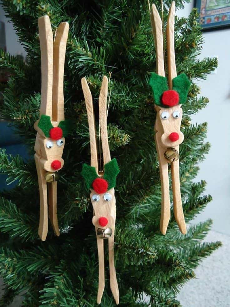 Charming Reindeer Clothespins