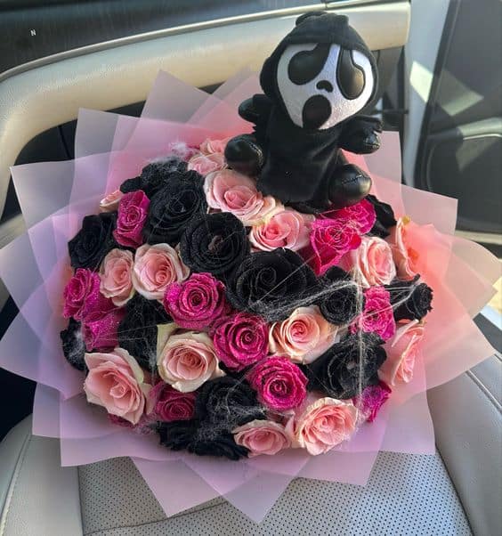 Chilling Scream Rose Bouquet