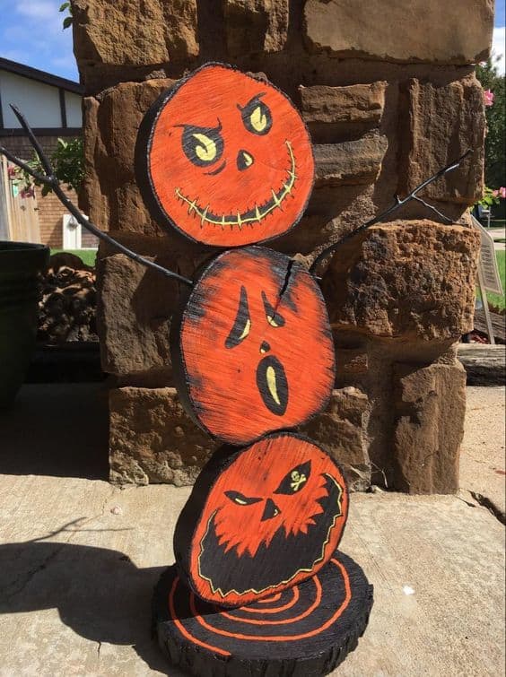 Stacked Pumpkin Faces Totem