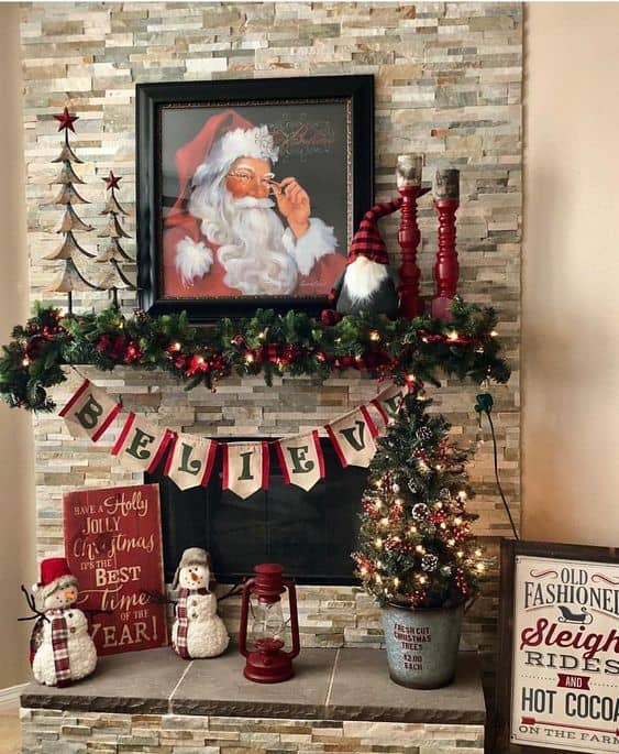 Believe in Santa Charm Mantel