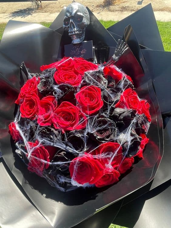 Dark Skull Rose Bouquet