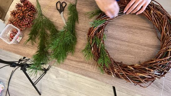 Guide to Make a DIY Christmas Wreath Under $30 in Just 15 Minutes