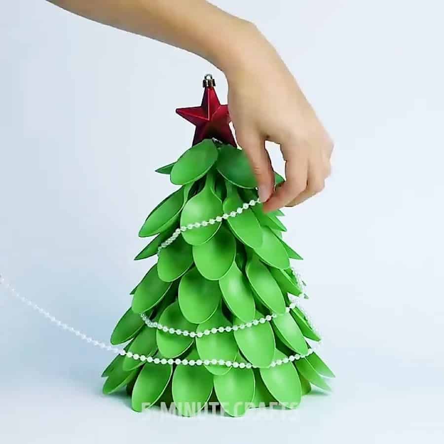 Guide on Making DIY Plastic Spoon Christmas Tree Just Under $30