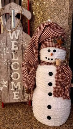 How to Make a Cozy Rustic Snowman from Styrofoam Balls: A Simple Winter DIY