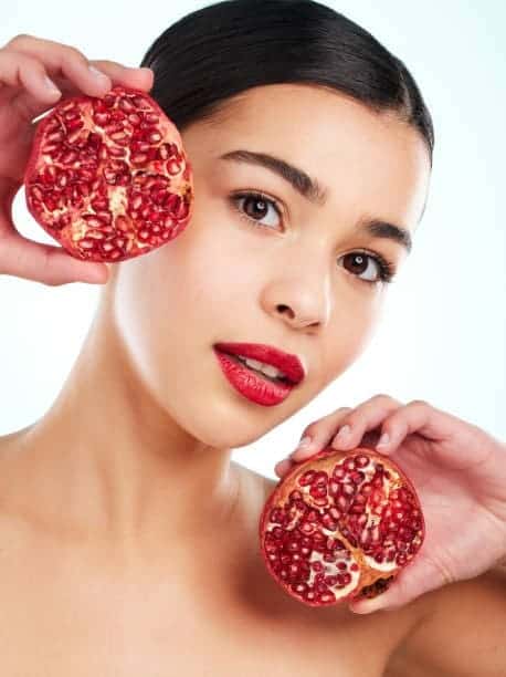 7 Amazing Health Benefits of Pomegranate Peel You Shouldn't Ignore