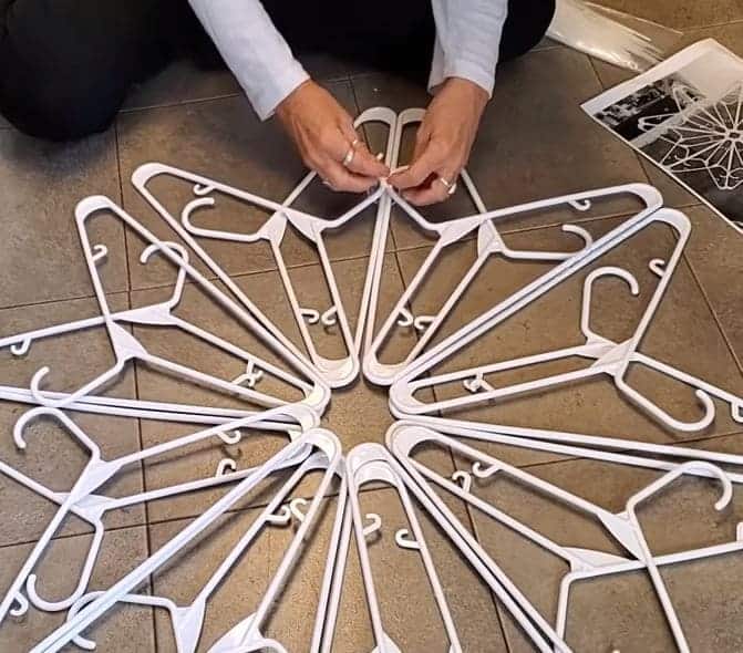 4 Steps to Turn Plastic Hangers into a Stunning DIY Snowflake Decoration