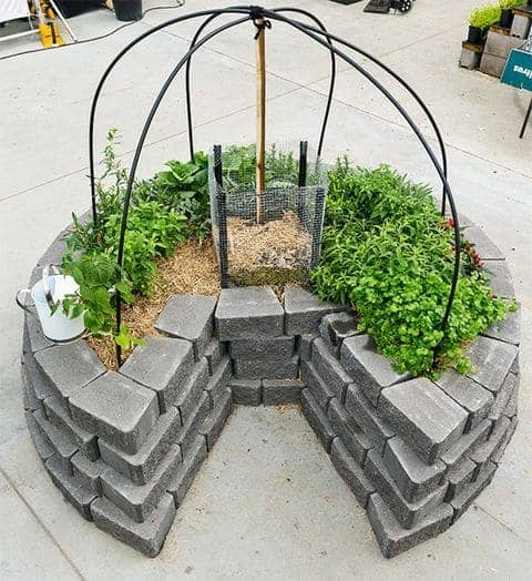 The Complete Guide to Building and Growing a Keyhole Garden