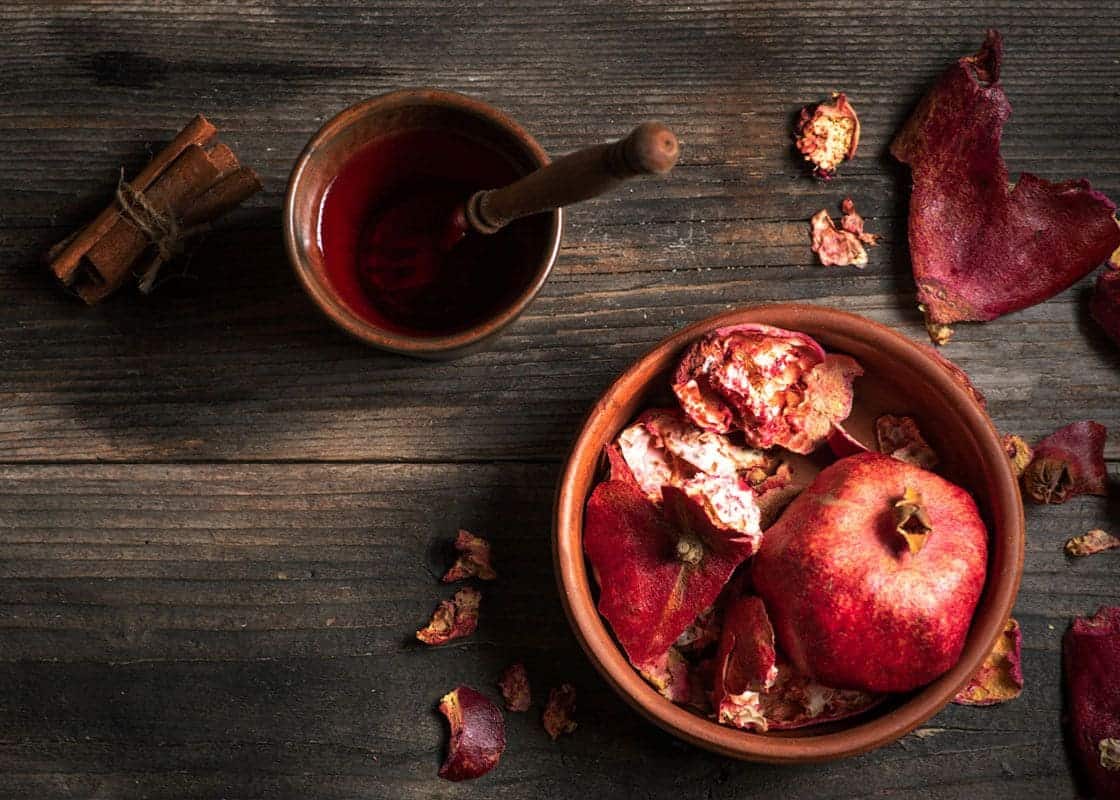 7 Amazing Health Benefits of Pomegranate Peel You Shouldn’t Ignore