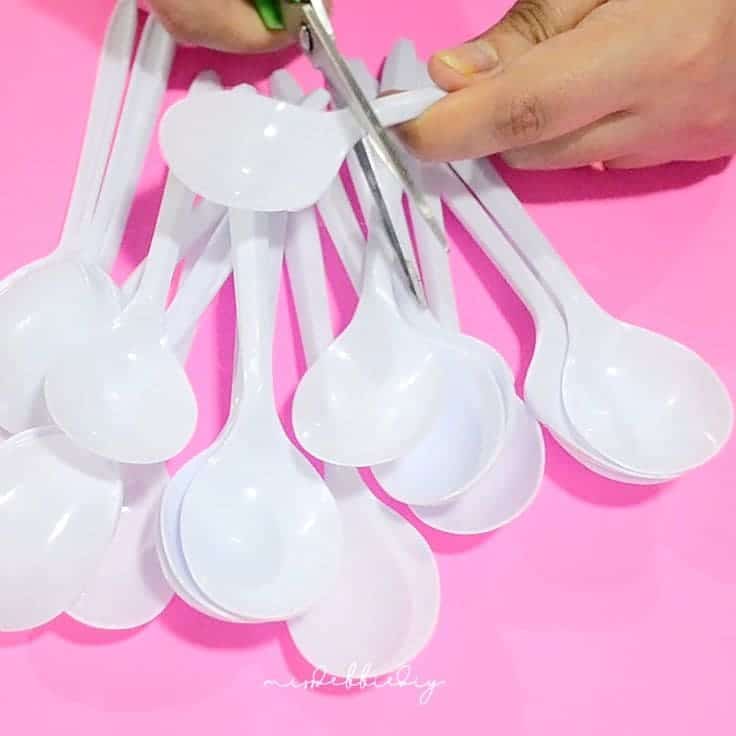 Guide on Making DIY Plastic Spoon Christmas Tree Just Under $30