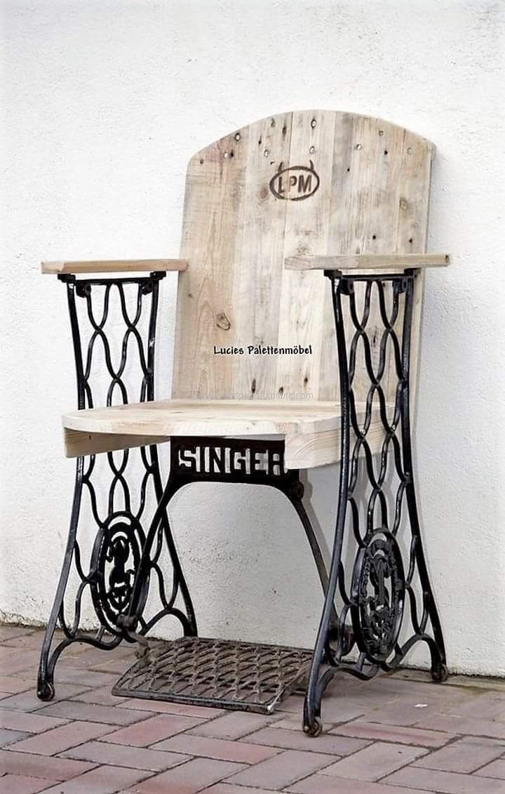 Charming Vintage Sewing Machine Chair Design