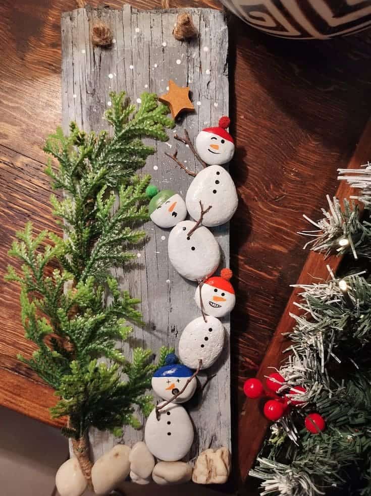 Festive Pebble Snowman Wall Decor