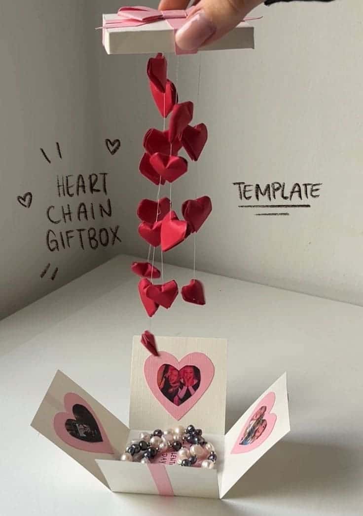 Romantic Heart Chain Surprise Gift Box