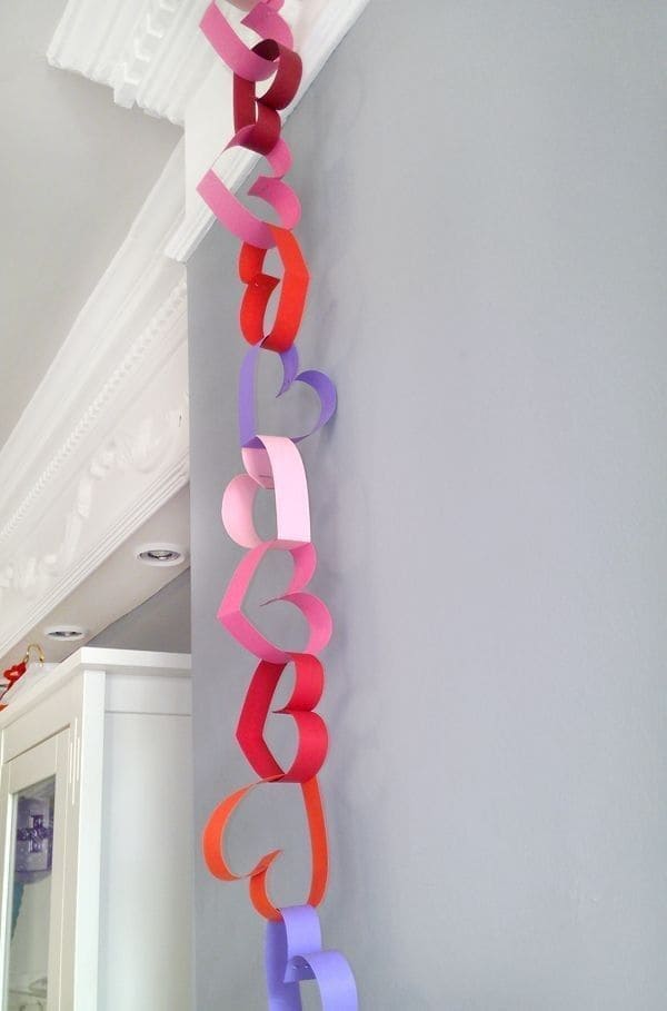 Simple Heart Chain Garland for Valentines Day