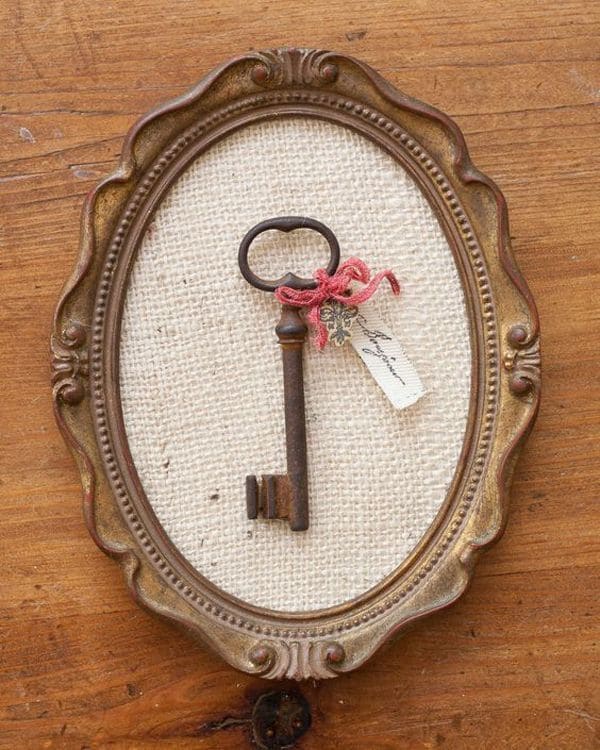 24 Beautifully Creative Ways to Upcycle Old Keys into Stunning Crafts