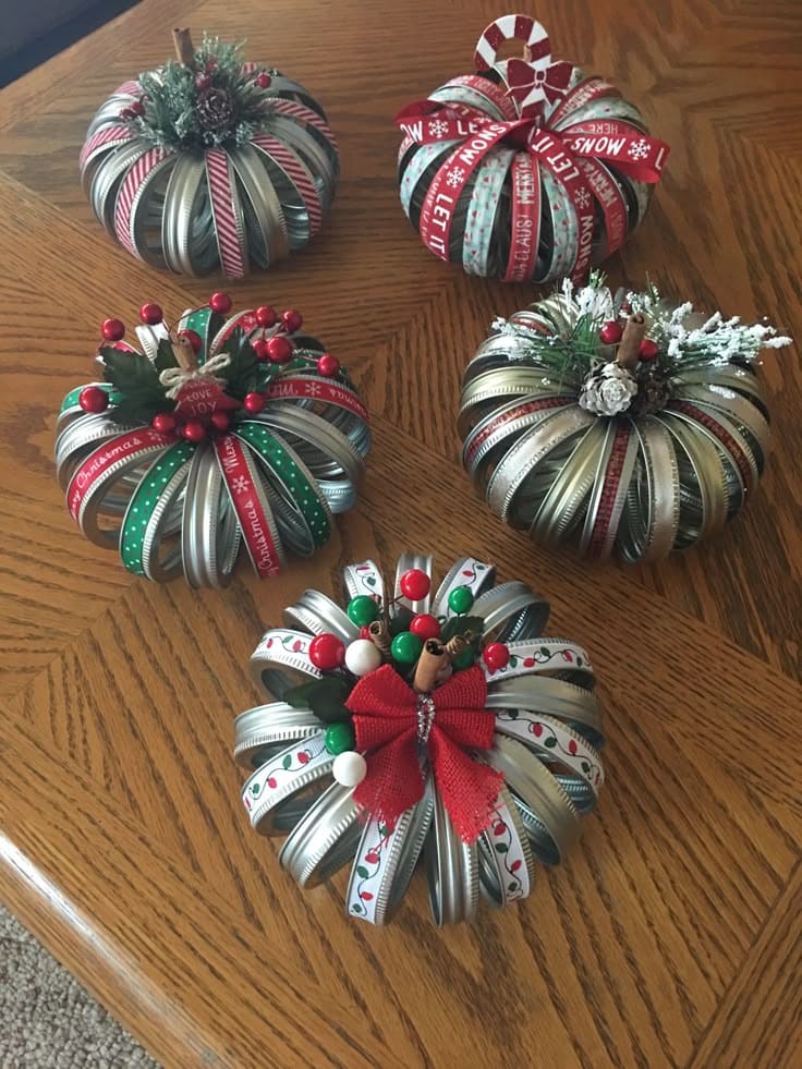 Christmas Mason Jar Lid Ornaments