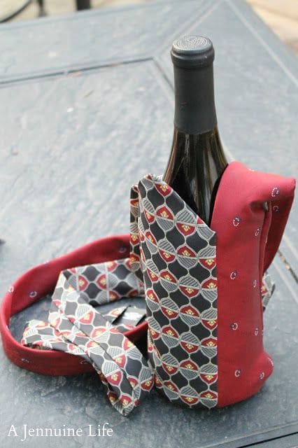 Classy Tie Wine Carrier