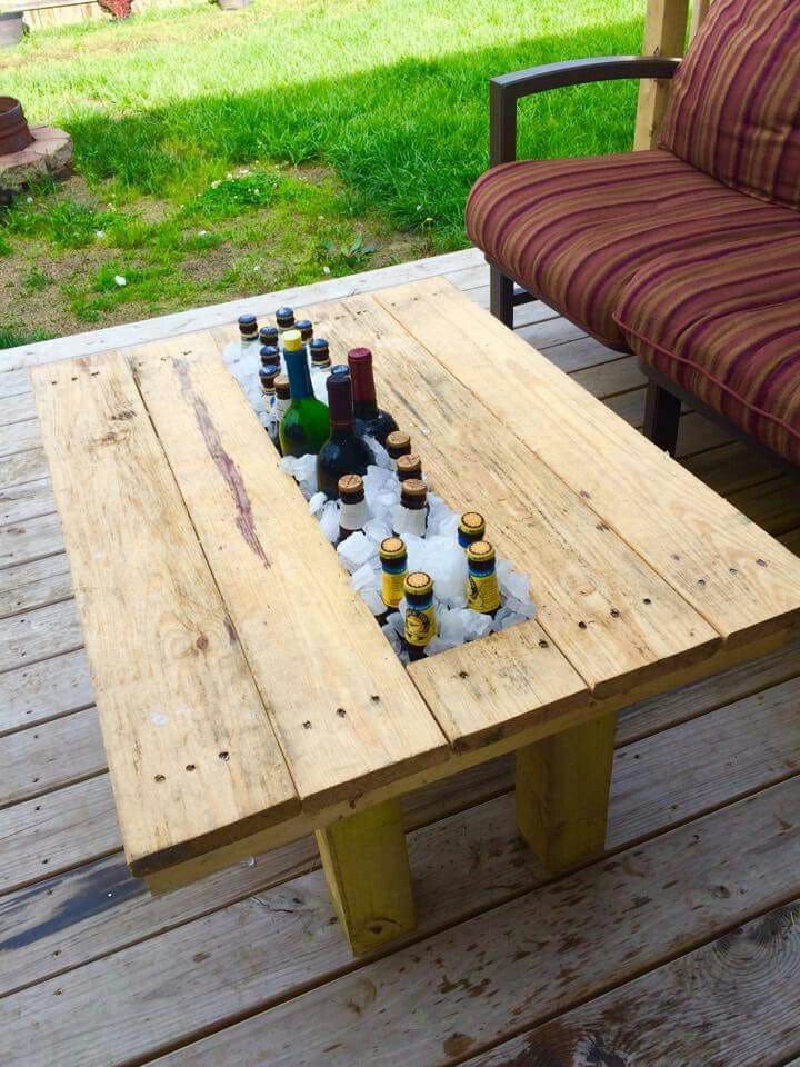 DIY Pallet Coffee Table with Built-In Drink Cooler