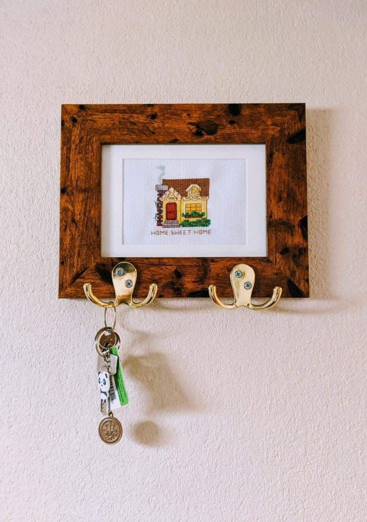 DIY Upcycled Picture Frame Key Holder