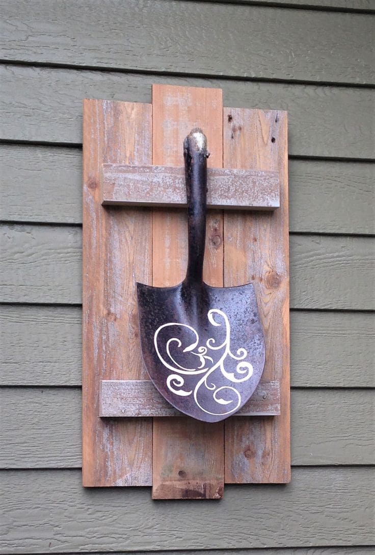 Elegant Shovel Wall Accent