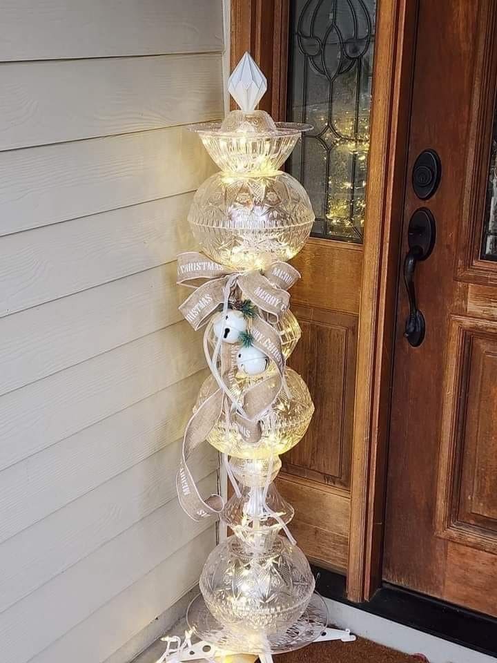 Elegant Solar Globe Tower