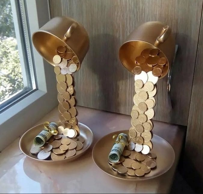 Floating Money Cup