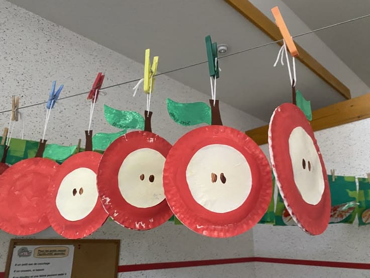 Hanging Paper Plate Apple Slices