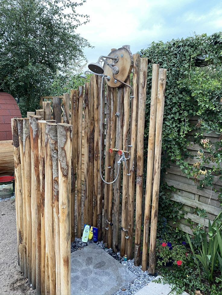 Nature-Lovers Log Shower Corner