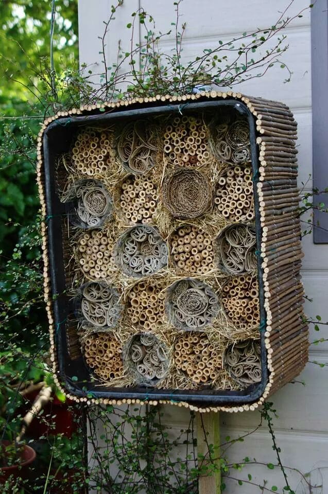 Nature-Stacked Bin Bee Retreat