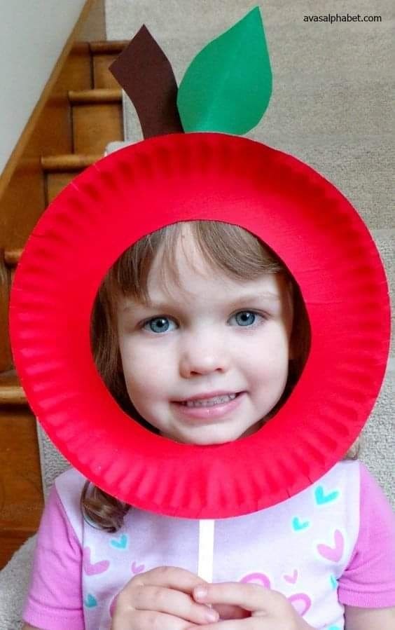 Paper Plate Apple Mask