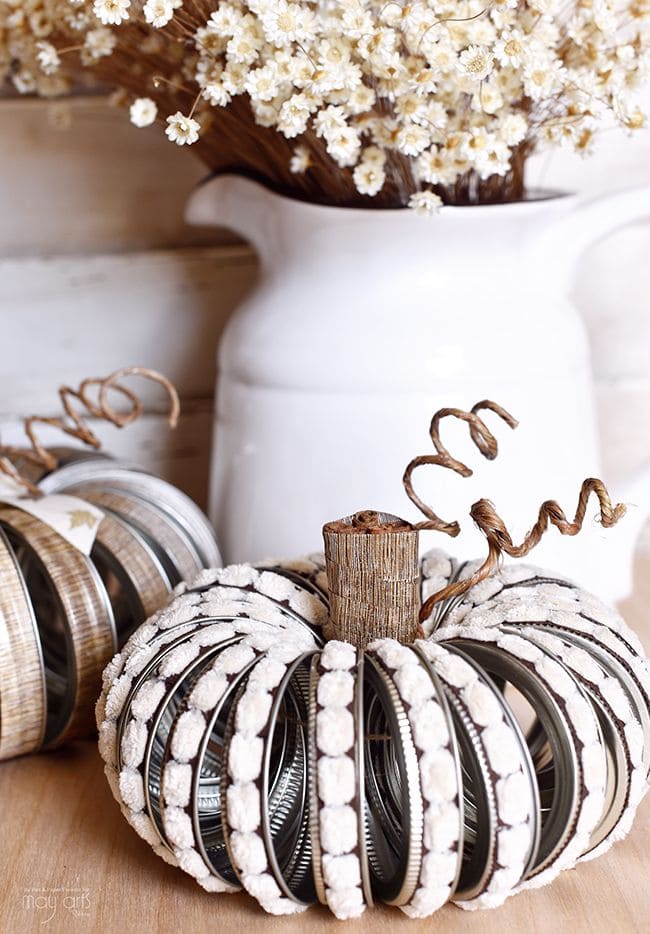 Rustic Mason Jar Lid Pumpkin