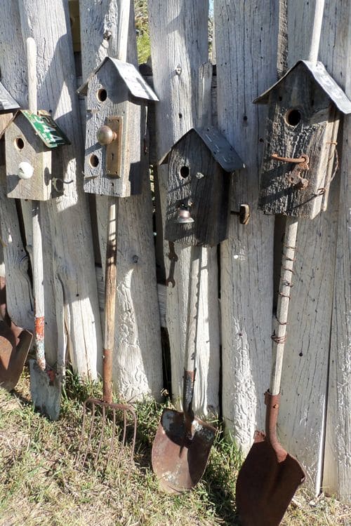 Shovel Birdhouse Display