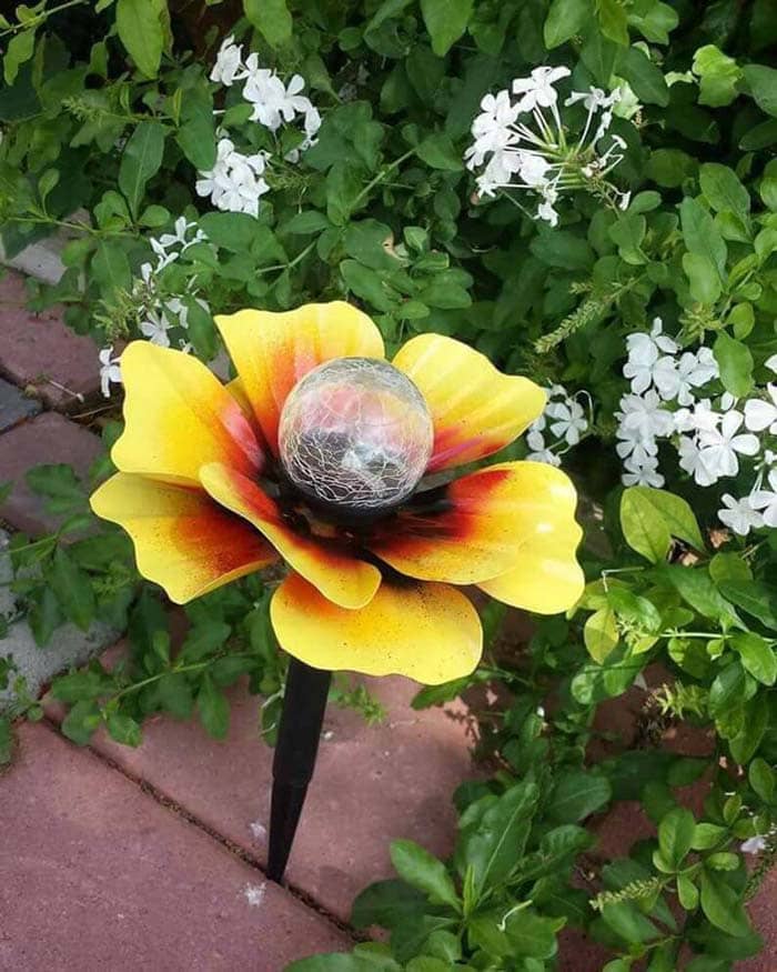 Solar Bloom Garden Light
