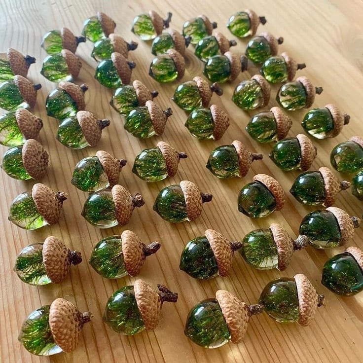 Sparkling Acorn Gem Treasures