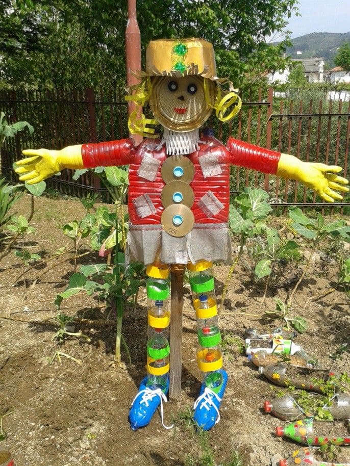 23 Creative and Cute Scarecrow Ideas to Level Up Your Next Garden Project
