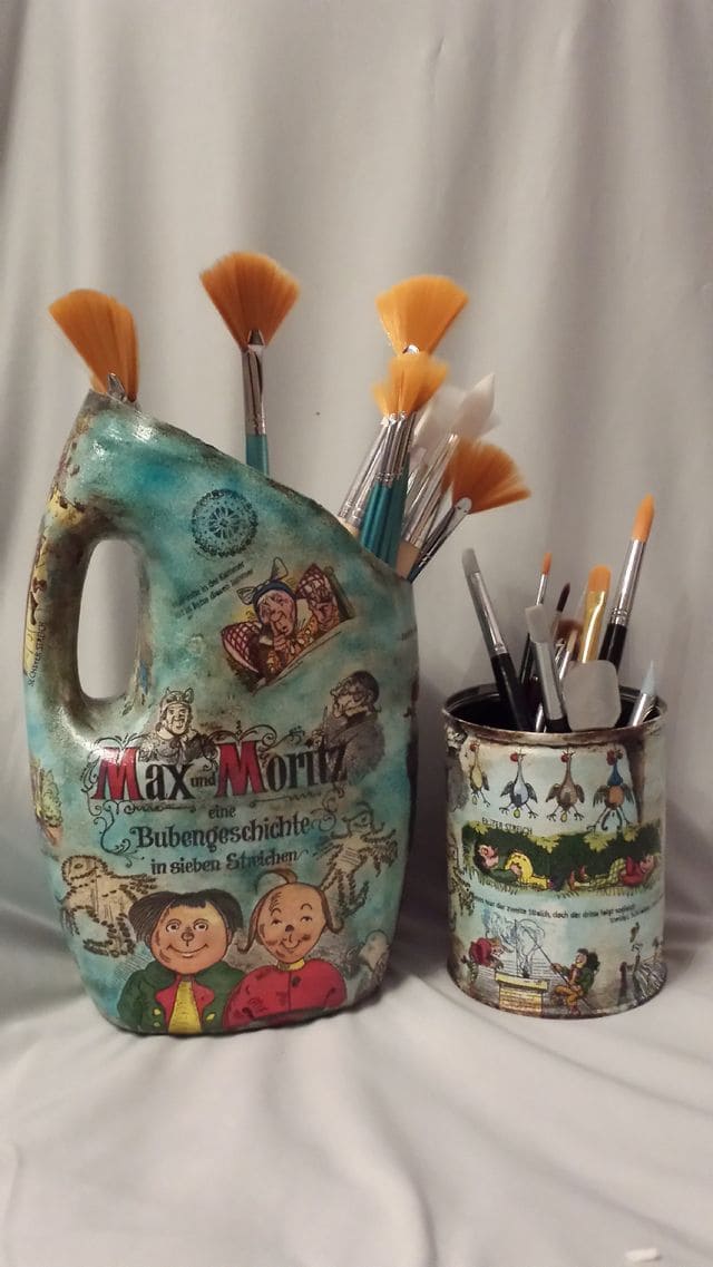 Vintage Comic-Inspired Paint Brush Holder