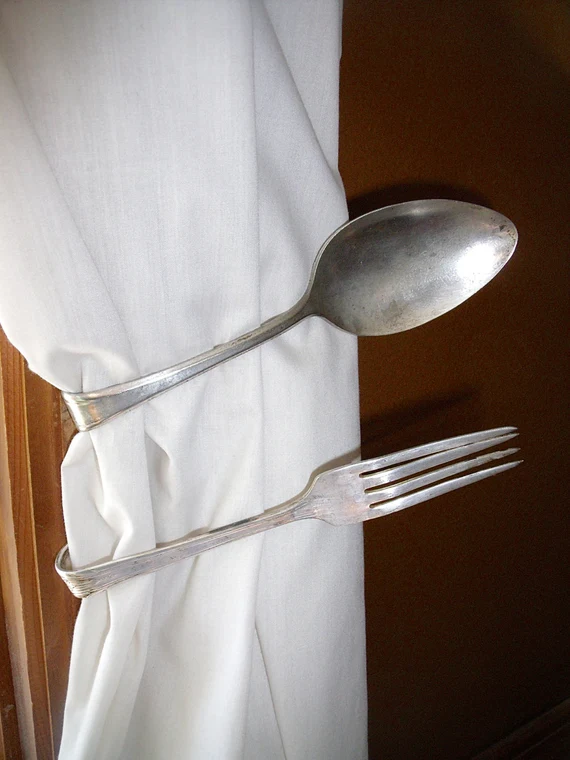 22 Curtain Tieback Ideas That Turn Your Windows Into a Work of Art