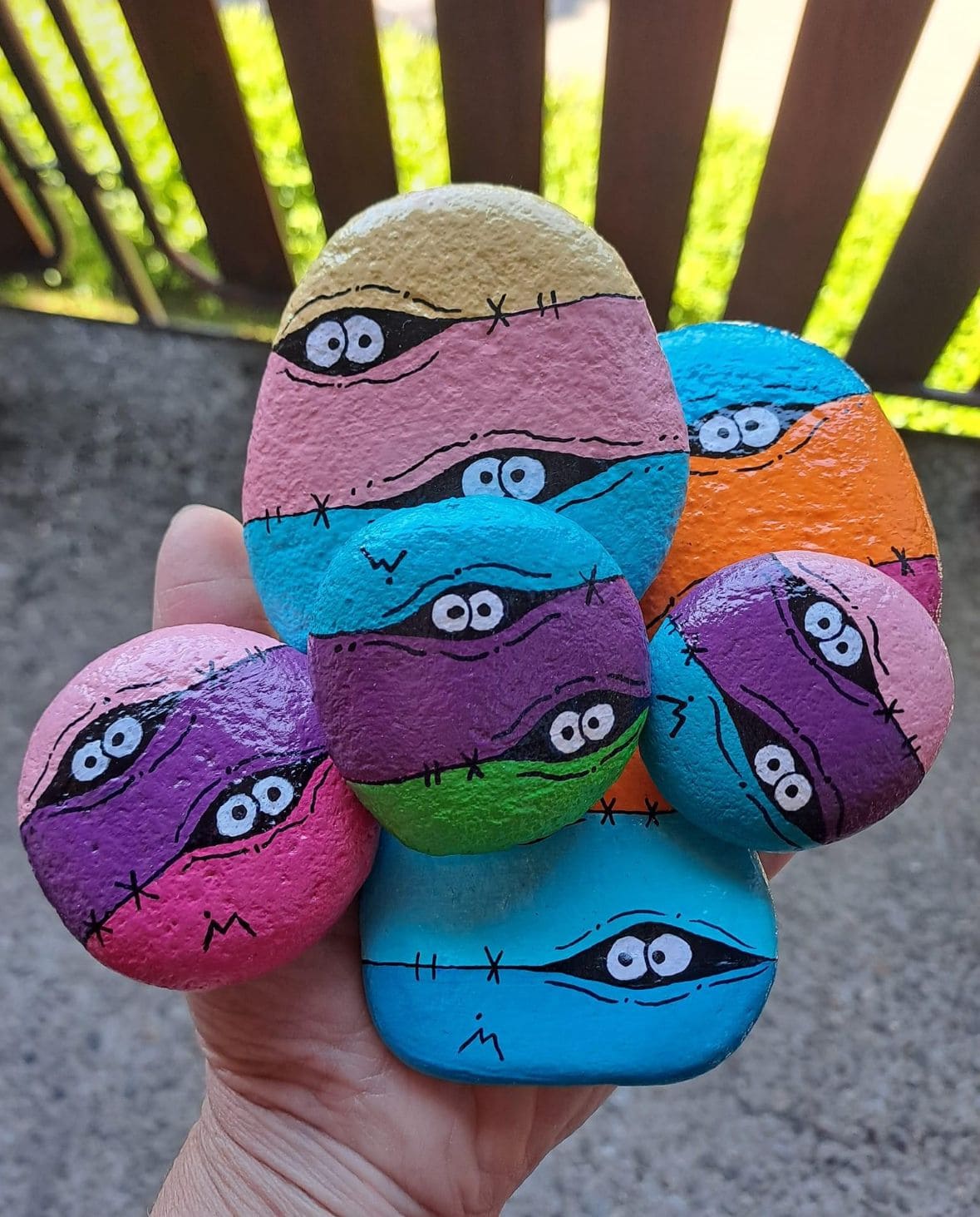 23 Creepy and Fun Halloween Painted Rock Ideas to Haunt Your Creativity
