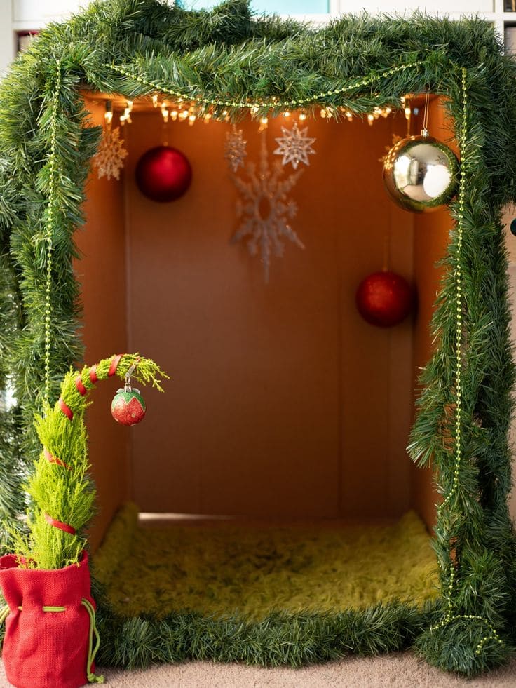 20 Cute Christmas Photo Booth Ideass to Make the Whole Family Smile