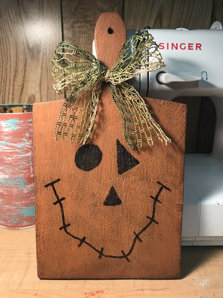 Cutting Board Scarecrow Pumpkin