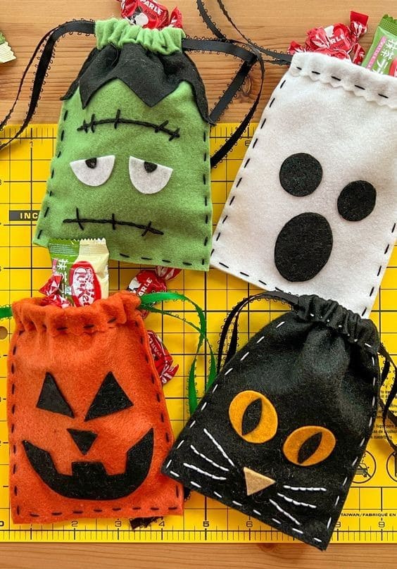 Easy Felt Halloween Treat Bags