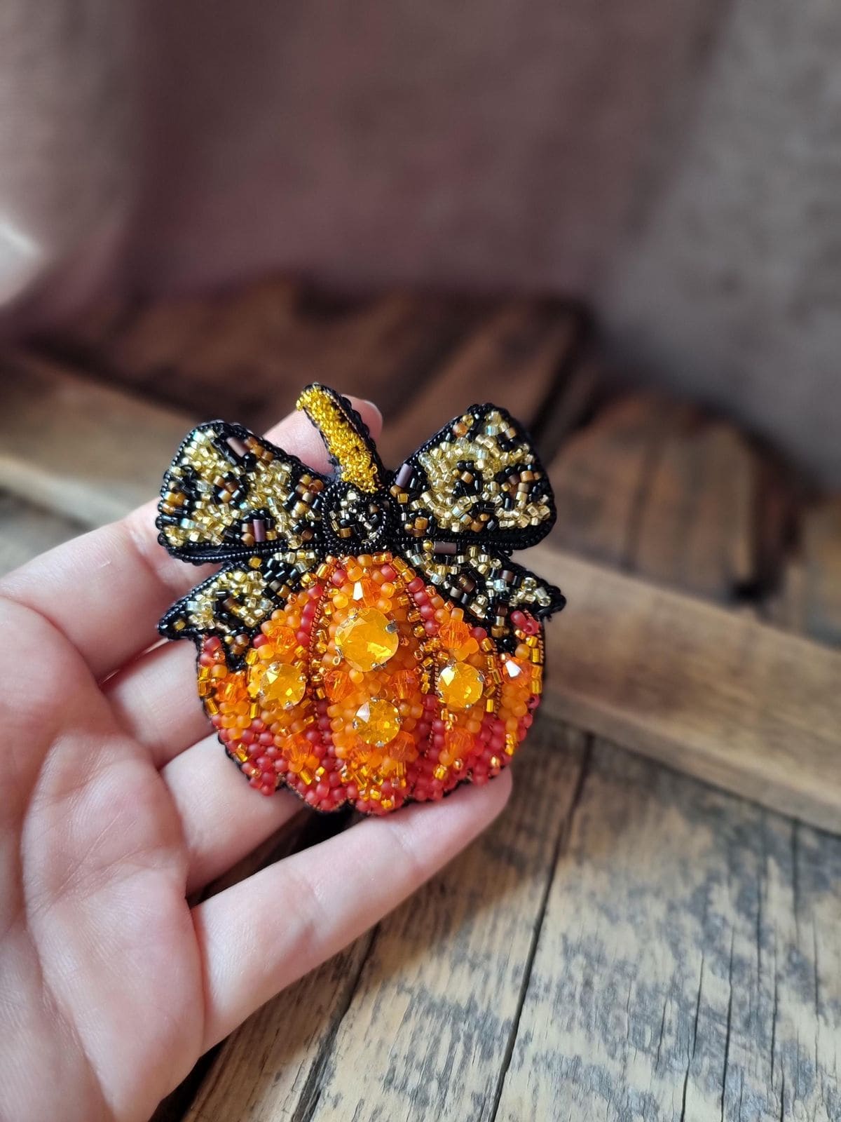 Glam Beaded Pumpkin Brooch With Bow 1