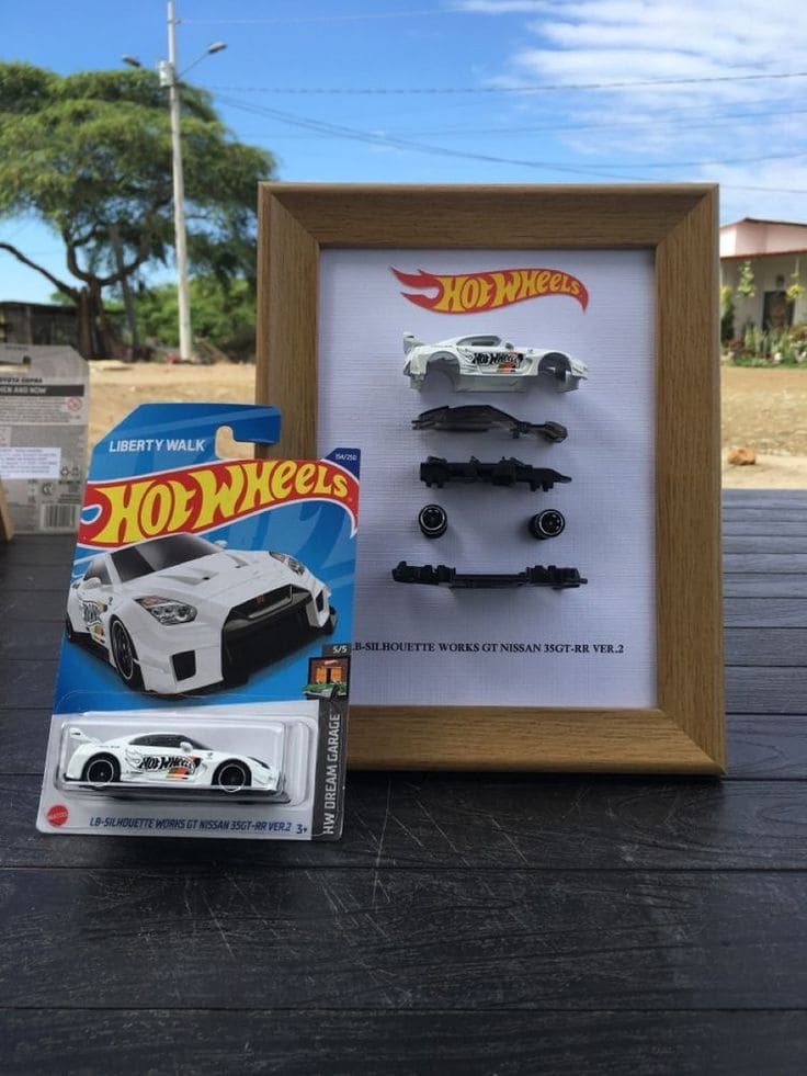 Hot Wheels Exploded Display Frame