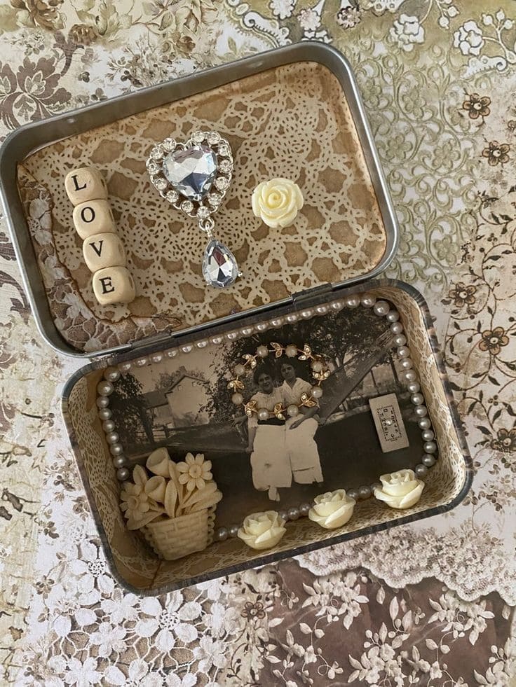 Mini Tin Memory Box
