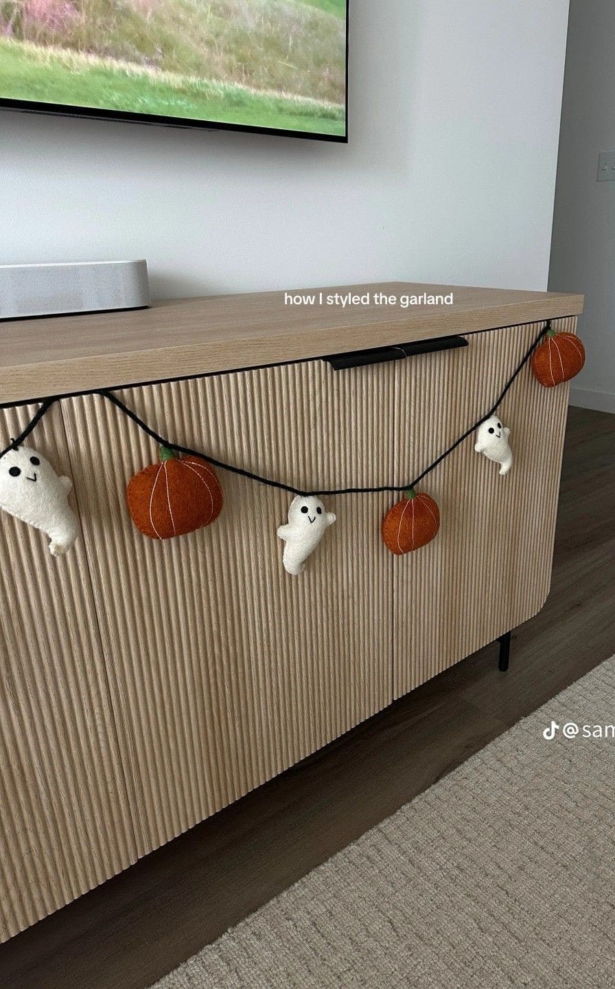 Minimalist Felt Ghost and Pumpkin Garland