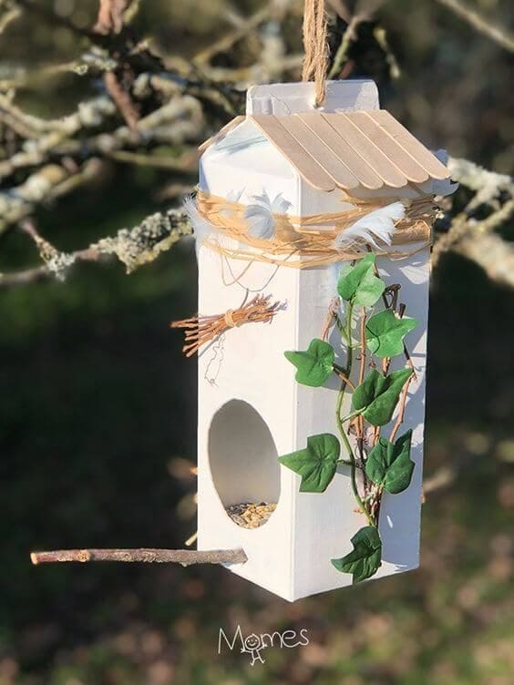 Rustic Ivy Birdhouse with Natural Accents