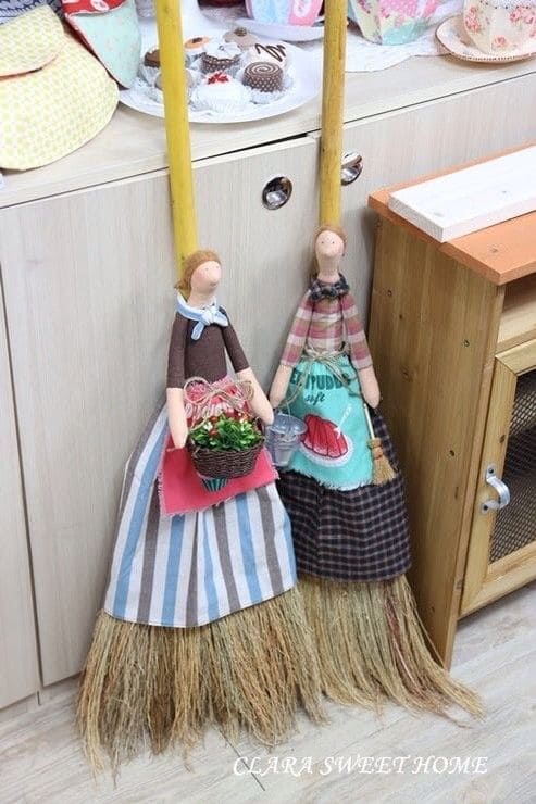 Shirt-to-Doll Broom Cover