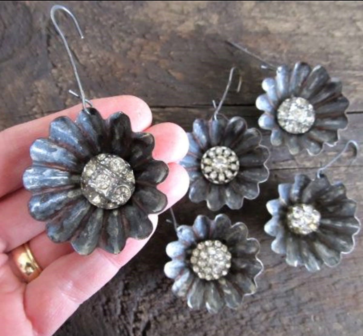 Tart Tin Flower Ornaments
